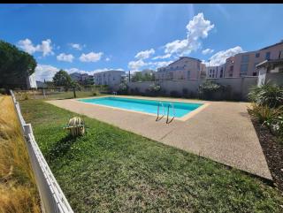 Stunning T2 pool box-Meyzieu Gare-Stade-Eurexpo - Meyzieu - 8