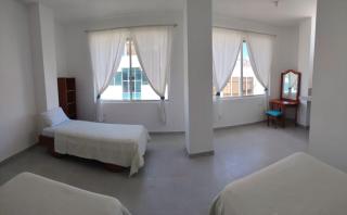 gallardos suits - Puerto Ayora - 7