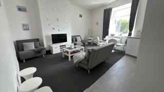 Seaside Rentals Bournemouth - Large 2BR, upto 8ppl and dog, beach 8min walk - Bournemouth - 2