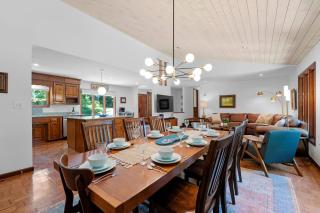 Shady Daze: Waterfront Home w Deck Hot Tub Lake Views - Sherrills Ford - 2