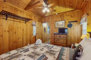 Cozy Cabin - Naples - 2
