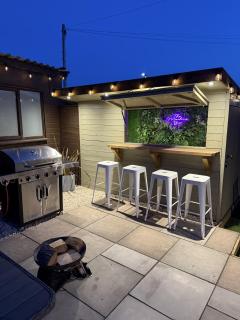 The Machine House - Hot Tub - Outdoor Bar - Ashby de la Zouch - 7