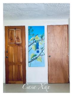 Cozy and Central Room - 6