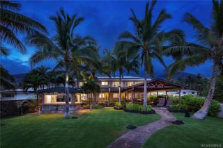 Turtle House by AvantStay Oceanfront Group Retreat w Patio Views - Waianae - 0