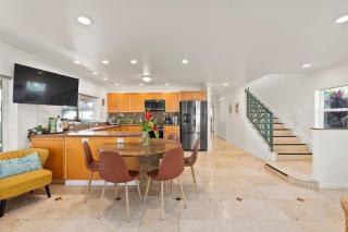 Turtle House by AvantStay Oceanfront Group Retreat w Patio Views - Waianae - 3