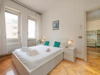 Bright and Quiet Apartment 5th floor in the heart of Moscova - Mailand - 0