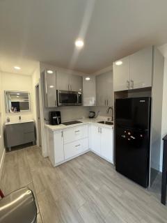 Modern and private studio - 0