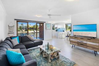 Beautiful Modern Waterfront Apartment on the Canal - Mooloolaba - 9