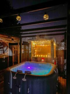 Sun-kissed Spa Retreat - Hastings - 2