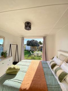 Sun-kissed Spa Retreat - Hastings - 5