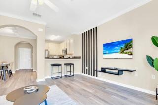 2BR Condo - Pool Hot Tub & Games - Near Disney - 3