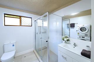 Fabulous Canal-front Apartment - Mooloolaba - 6