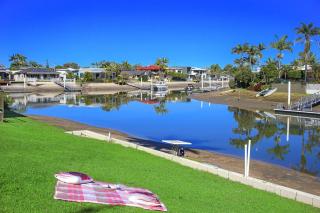 Fabulous Canal-front Apartment - Mooloolaba - 2