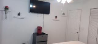 Room 5 minutes from PBI Airport - West Palm Beach - 3