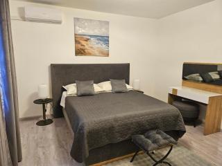 Apartments with parking space Okrug Gornji, Ciovo - 23007 - 1