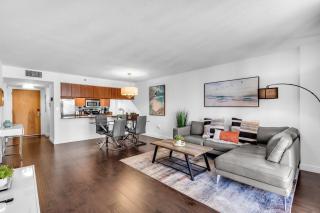 Relaxing 1-Bed Condo With City Views in Brickell Key - 8