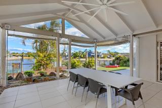 Large Waterfront Home With Pool - Mooloolaba - 9