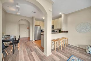 2BR Condo with Hot tub and pool, near Disney! - Orlando - 4