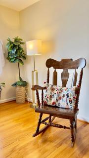 3BR Home - Free Parking-WiFi Kitchen Laundry-Kids Friendly-Near DC & Downtown & Metro-Patio & Deck - Falls Church - 1
