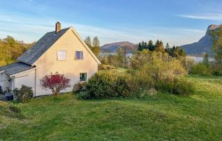 Lovely Home In Sørbøvåg - 8