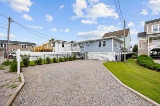 Family-Friendly House with Pool Steps from the Sand - Myrtle Beach - 8