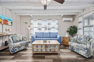 Family-Friendly House with Pool Steps from the Sand - Myrtle Beach - 3