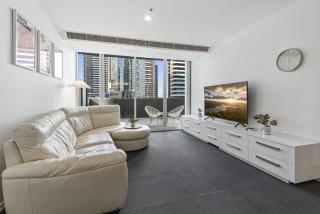 Stylish Southbank Stay with Views, Pool & Gym - Melbourne - 5