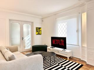 Spacious and elegant neoclassical style - Santiago - 9