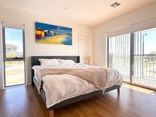 Nice home in Strathnairn - - 3