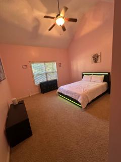 Cozy LaGrange Getaway!! - 2