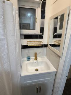 Upscale Designer Room - Massapequa - 2