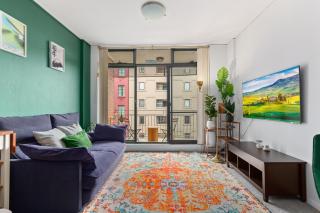 Chic Inner-City 1 Bedroom with Private Balcony - Sidney - 0