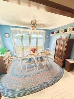 Charming & Cozy Lakefront Home - Private Beach! - Raymond - 1