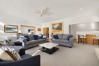 Kelvin Heights Retreat Lake Views BBQ Fireplace - Queenstown - 4
