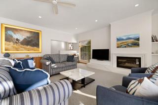 Kelvin Heights Retreat Lake Views BBQ Fireplace - Queenstown - 5