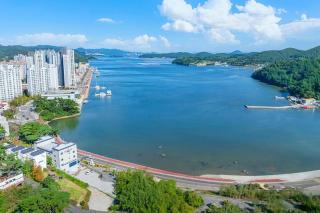 Tongyeong By the Sea Spa Pension - 5