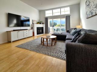 Four bedroom beachside apartment - Warrnambool - 3