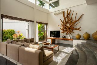 Villa Oshra by Nakula - Dalung - 7