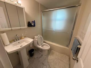 Elegant Long Island Room - Farmingdale - 4