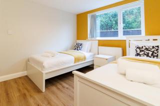 Charming 2 bedroom Parking Wi-Fi Garden Sleeps 4 - Lolite Apartment - Cambridge - 4