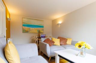 Charming 2 bedroom Parking Wi-Fi Garden Sleeps 4 - Lolite Apartment - Cambridge - 6