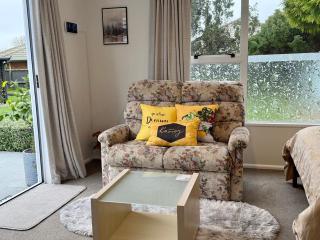 Cozy and sunny room near City To Seapath - Christchurch - 6