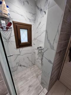 Mikiverna Beachfront Family Maisonette - Kalivia Poligirou - 3