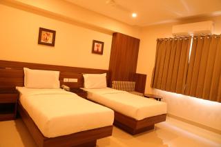Hotel Le Palace - Coimbatore - 9
