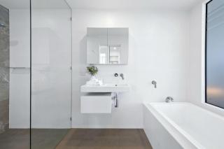 Ruby - 3 Bedroom Family Apartment with Views! - 6