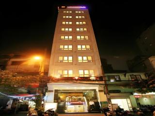 New Moon Hotel - 1
