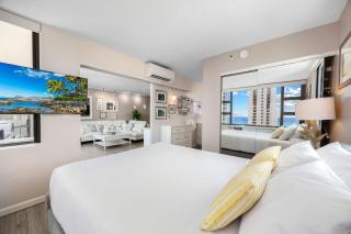 Rare Deluxe Ocean View Gem with Free Parking - 1