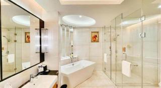 Grand Soluxe Zhongyou Hotel Shenzhen - 4