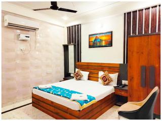 A PREMIUM Hotel Nirmala Palace Ayodhya Near Shri Ram Janmabhoomi and Hanuman Garhi - Railway Station - Restaurant & Parking Facilities - Prime Location With Luxury and Spacious Room - Book Now - Ayodhya - 0