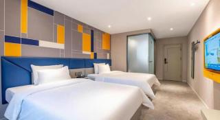 7 Days Inn Wuhan Dingziqiao Zhongnan Road Metro Station - 1
